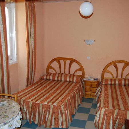 Hostal La Perla Asturiana Madrid Exterior photo