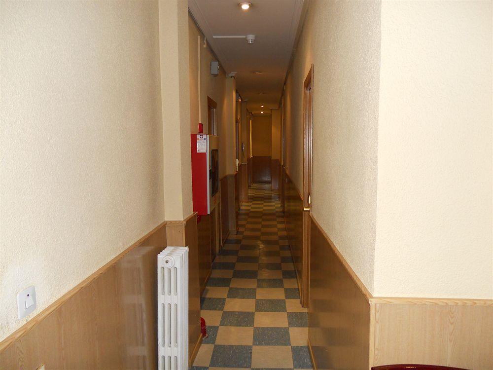 Hostal La Perla Asturiana Madrid Exterior photo