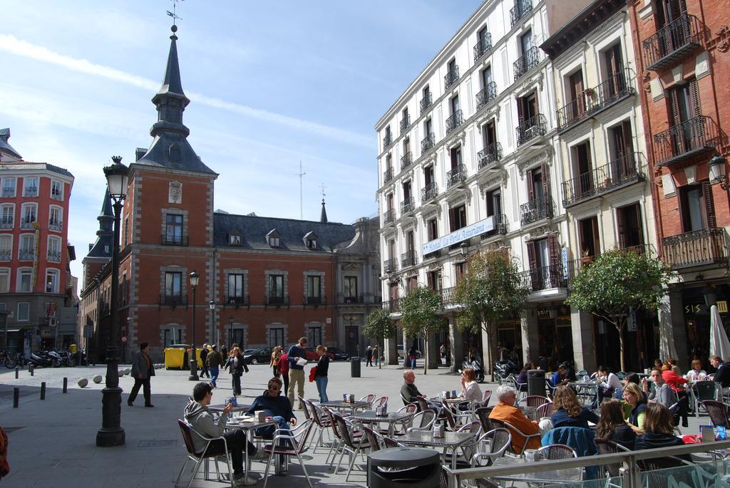 Hostal La Perla Asturiana Madrid Exterior photo