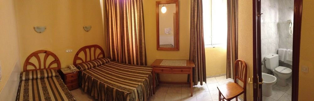 Hostal La Perla Asturiana Madrid Exterior photo