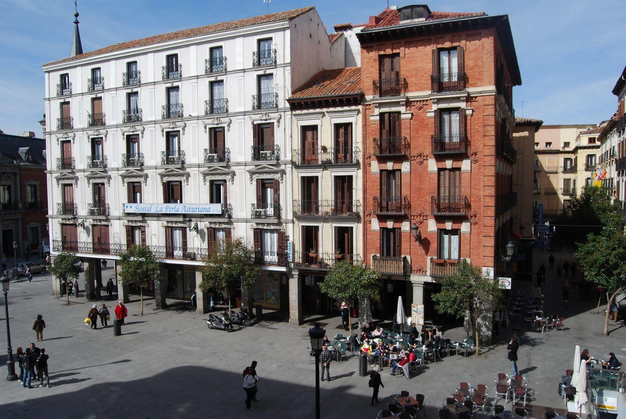 Hostal La Perla Asturiana Madrid Exterior photo