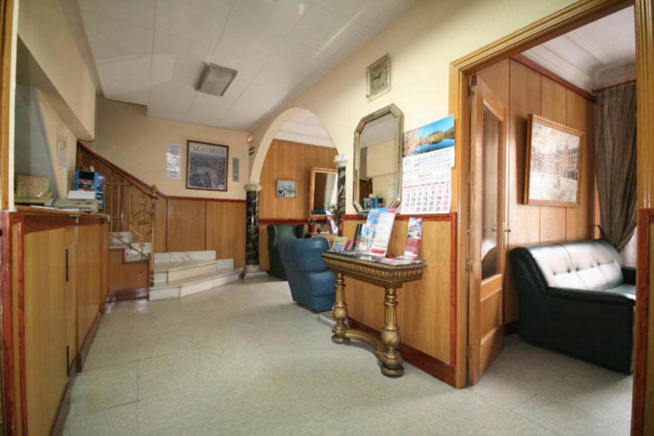 Hostal La Perla Asturiana Madrid Exterior photo