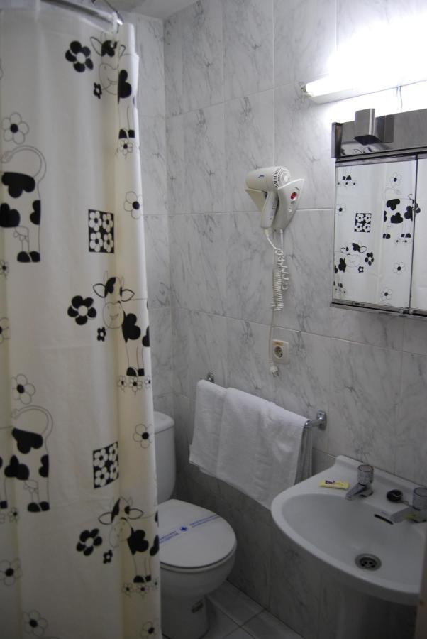 Hostal La Perla Asturiana Madrid Exterior photo
